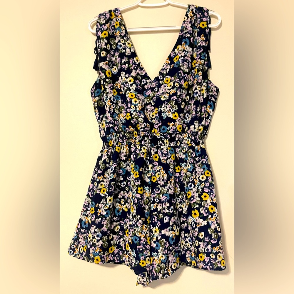 Cupcakes & Cashmere Ruched Tie Shoulder Floral Romper